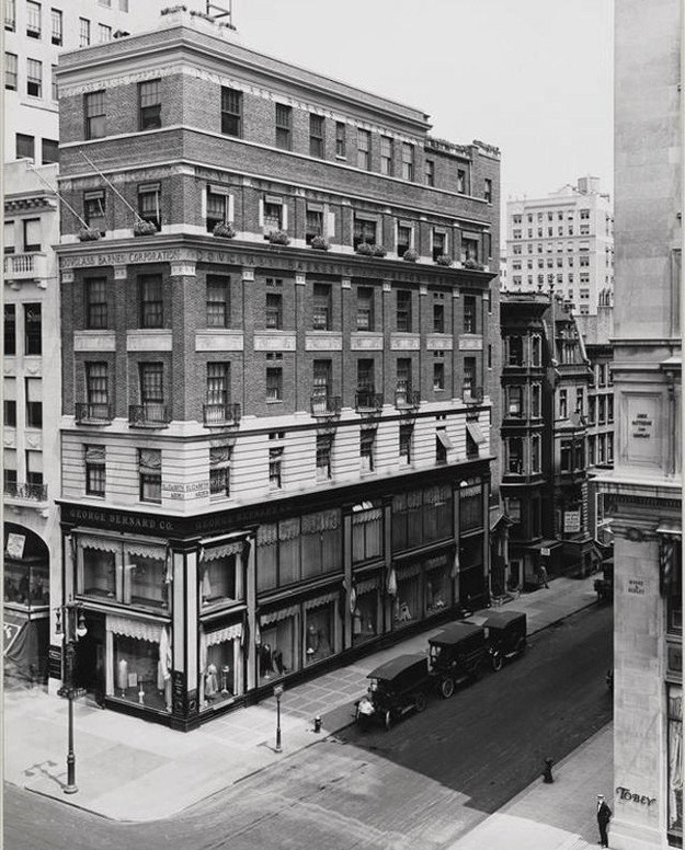 New York City - Fifth Avenue and 53rd (1922)